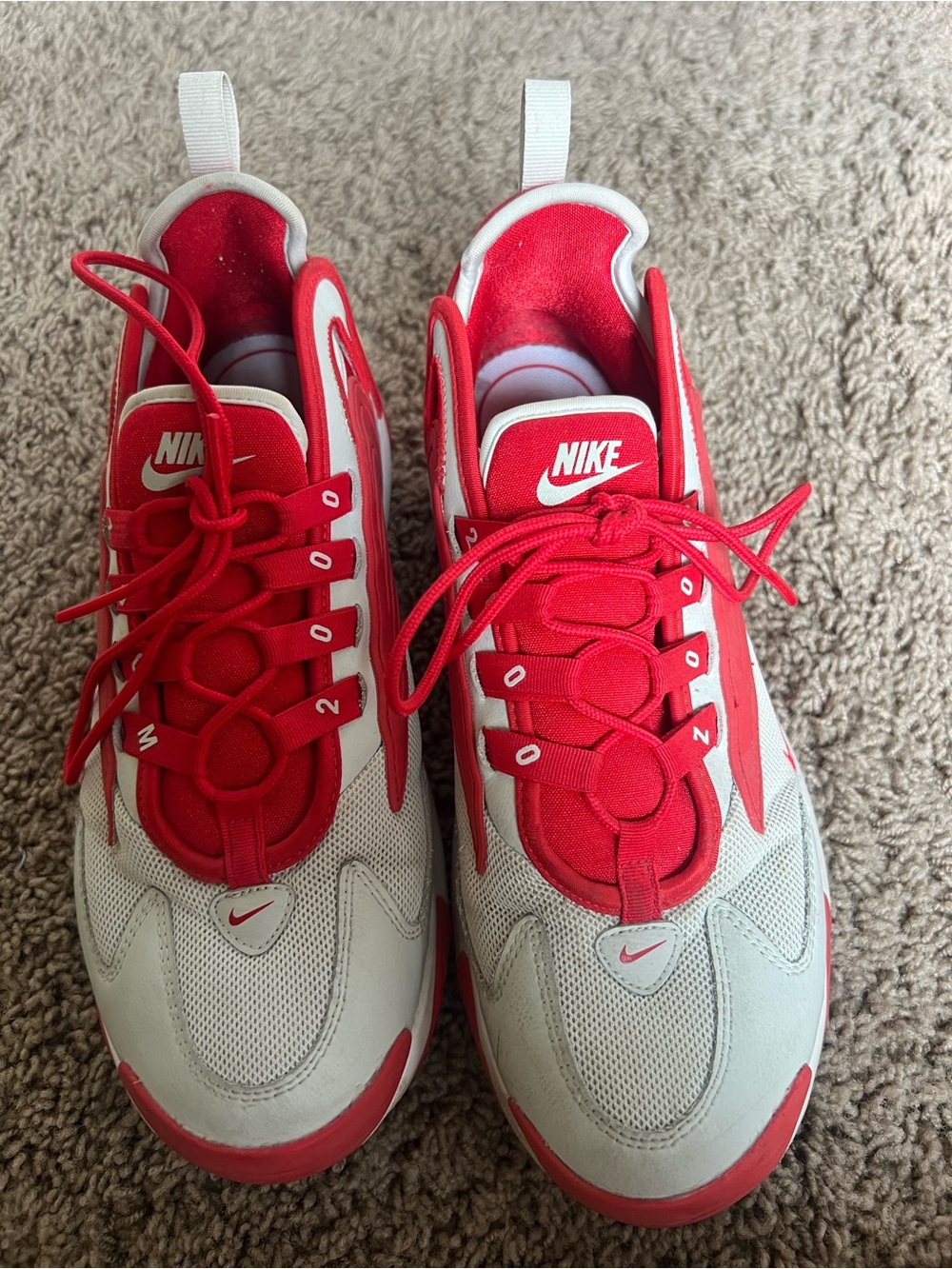 Nike Zoom Air 2000 Red and White Sneakers size 9